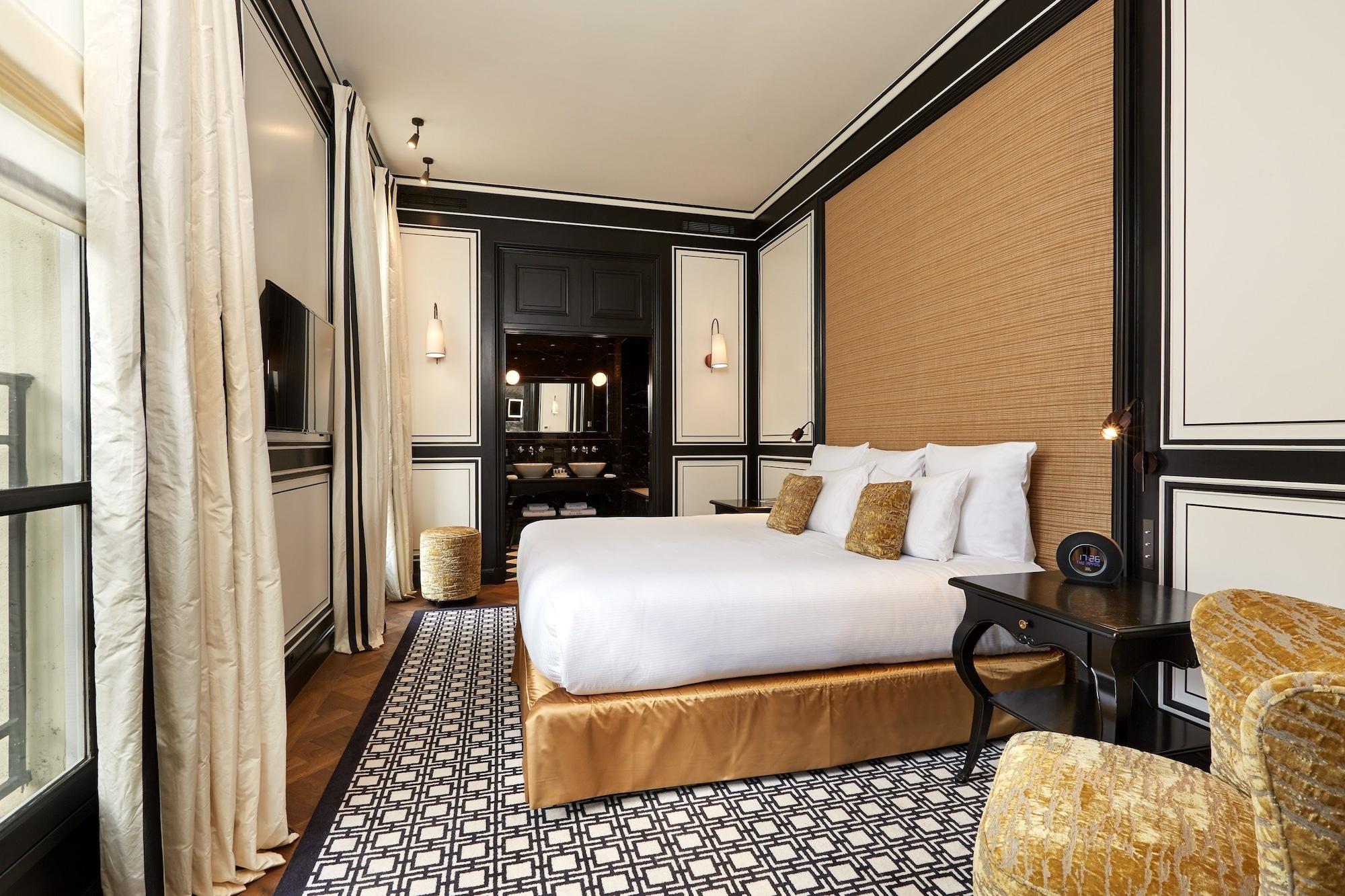 Le Pavillon De La Reine Hotel Paris