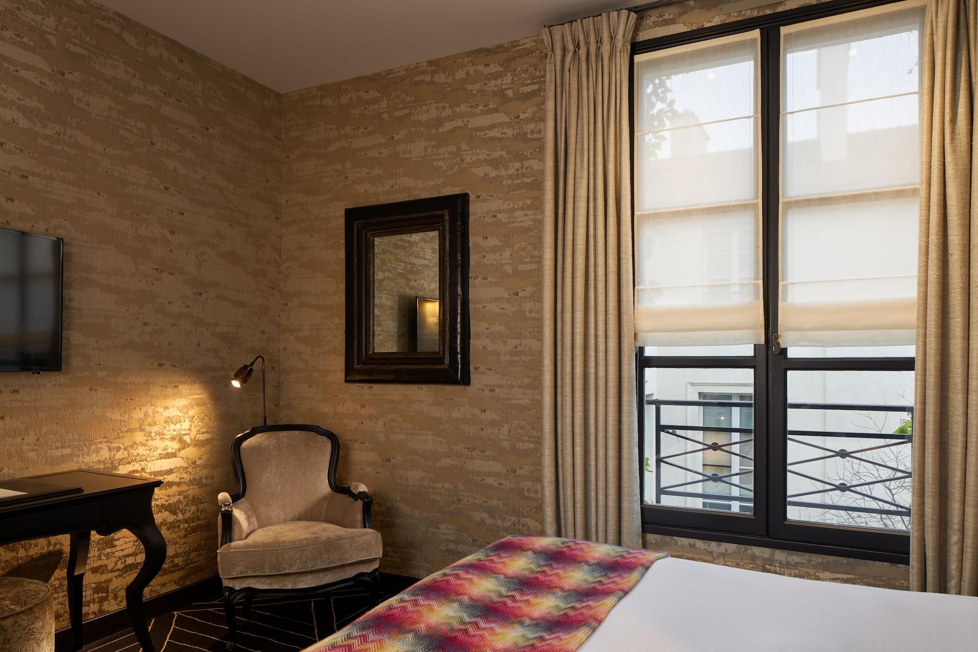 Hotel Le Pavillon De La Reine 5*