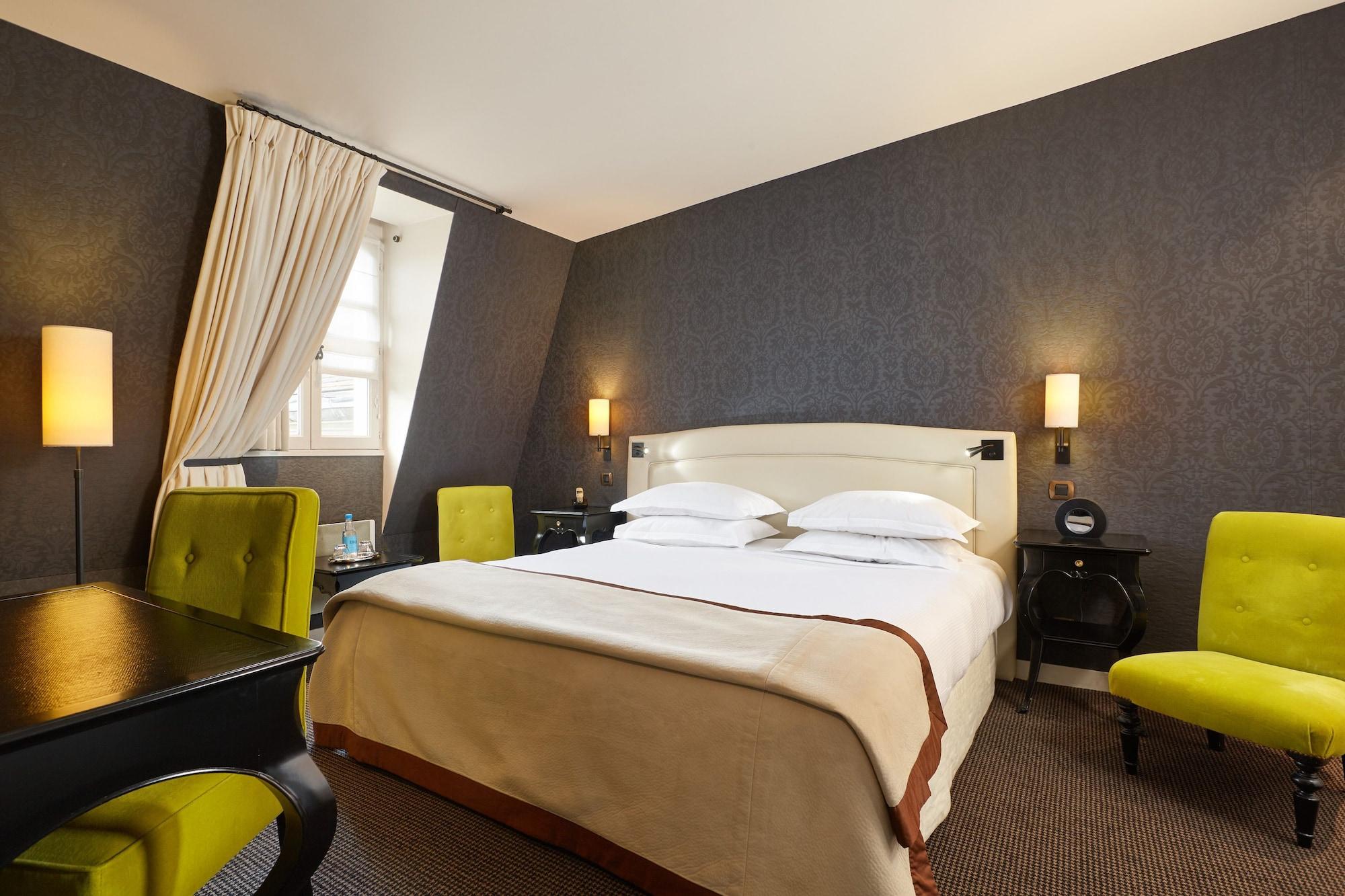 Le Pavillon De La Reine 5*