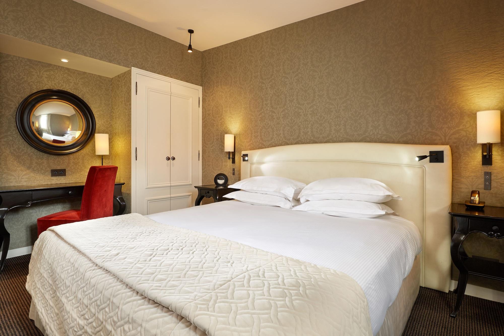 Le Pavillon De La Reine 5* Paris