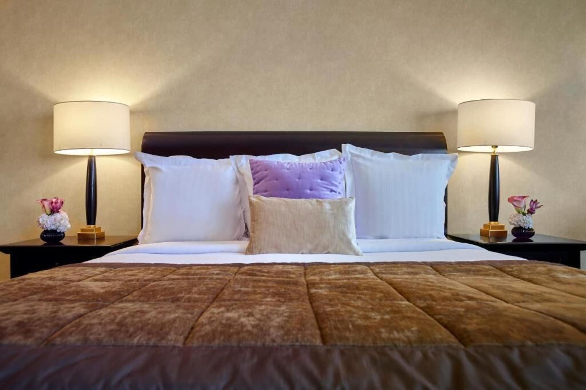 Warwick Champs-elysees 4* Paris