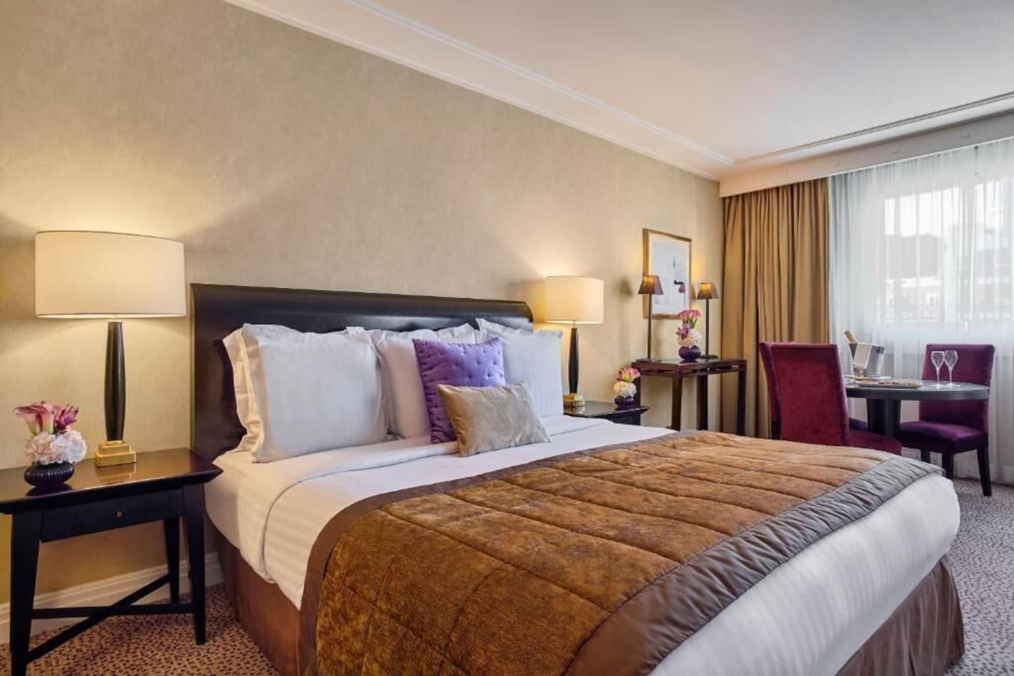 Warwick Champs-elysees 4* Paris