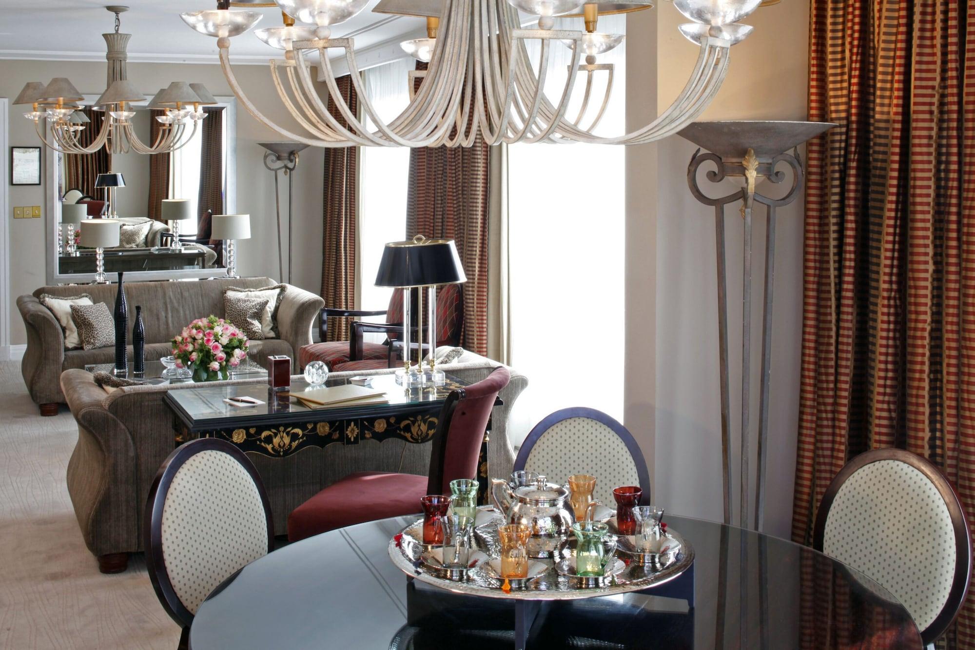 Warwick Champs-elysees 4* Paris
