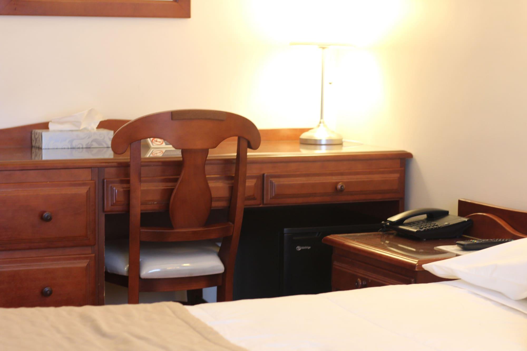 Cosmotel 3* Paris