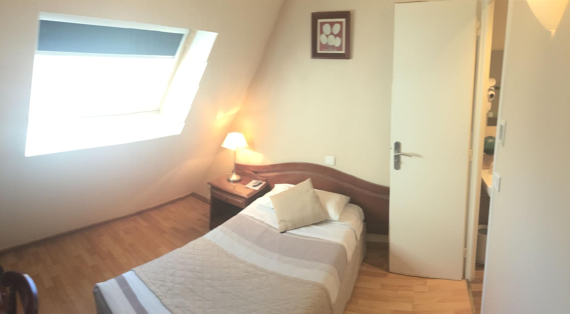 Cosmotel Hotel Paris