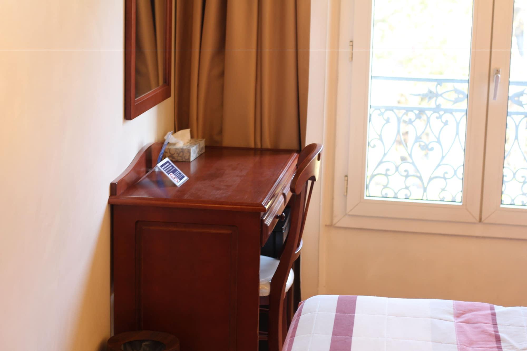 Hotel Cosmotel 3*