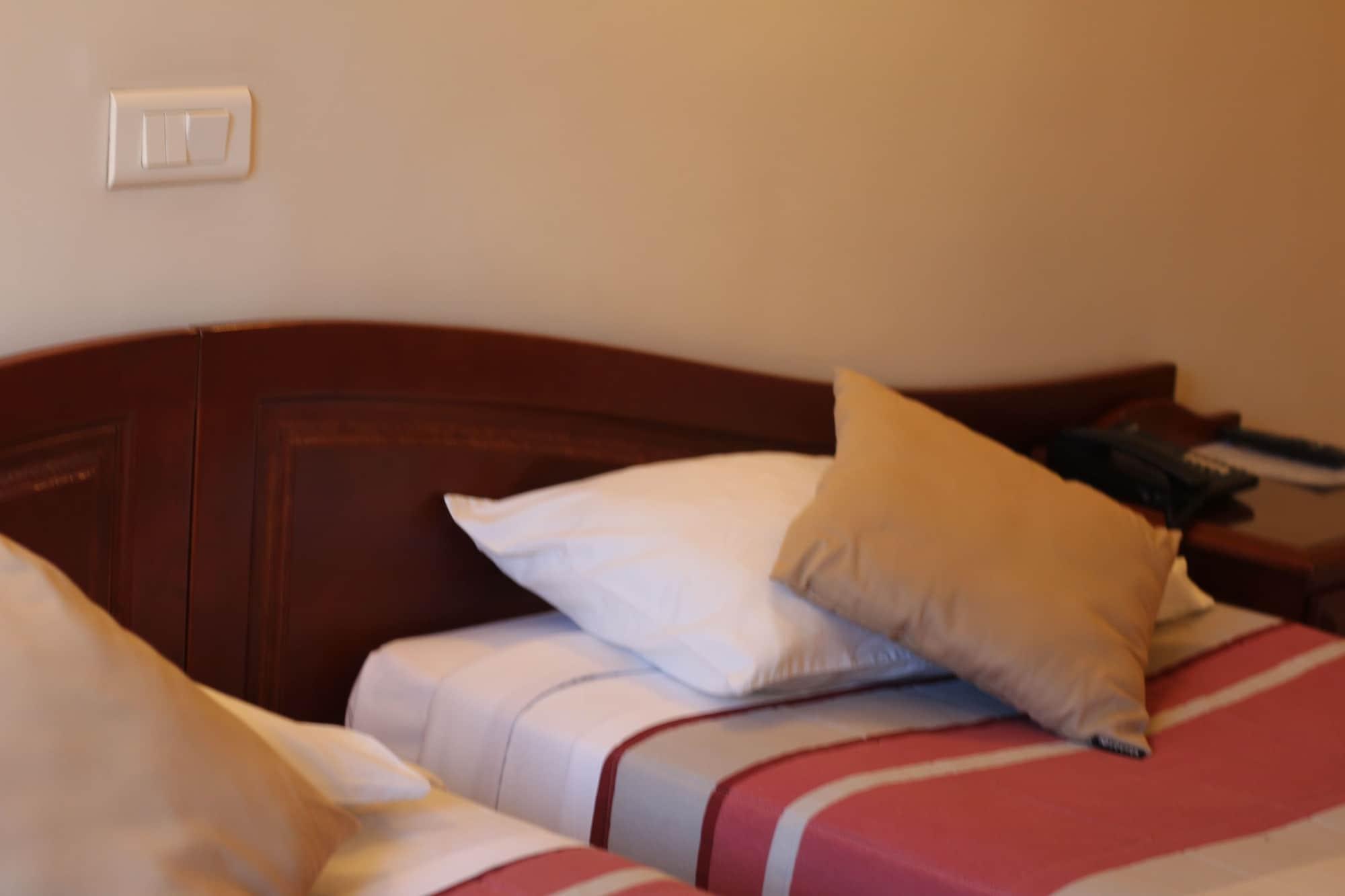 Cosmotel Hotel Paris