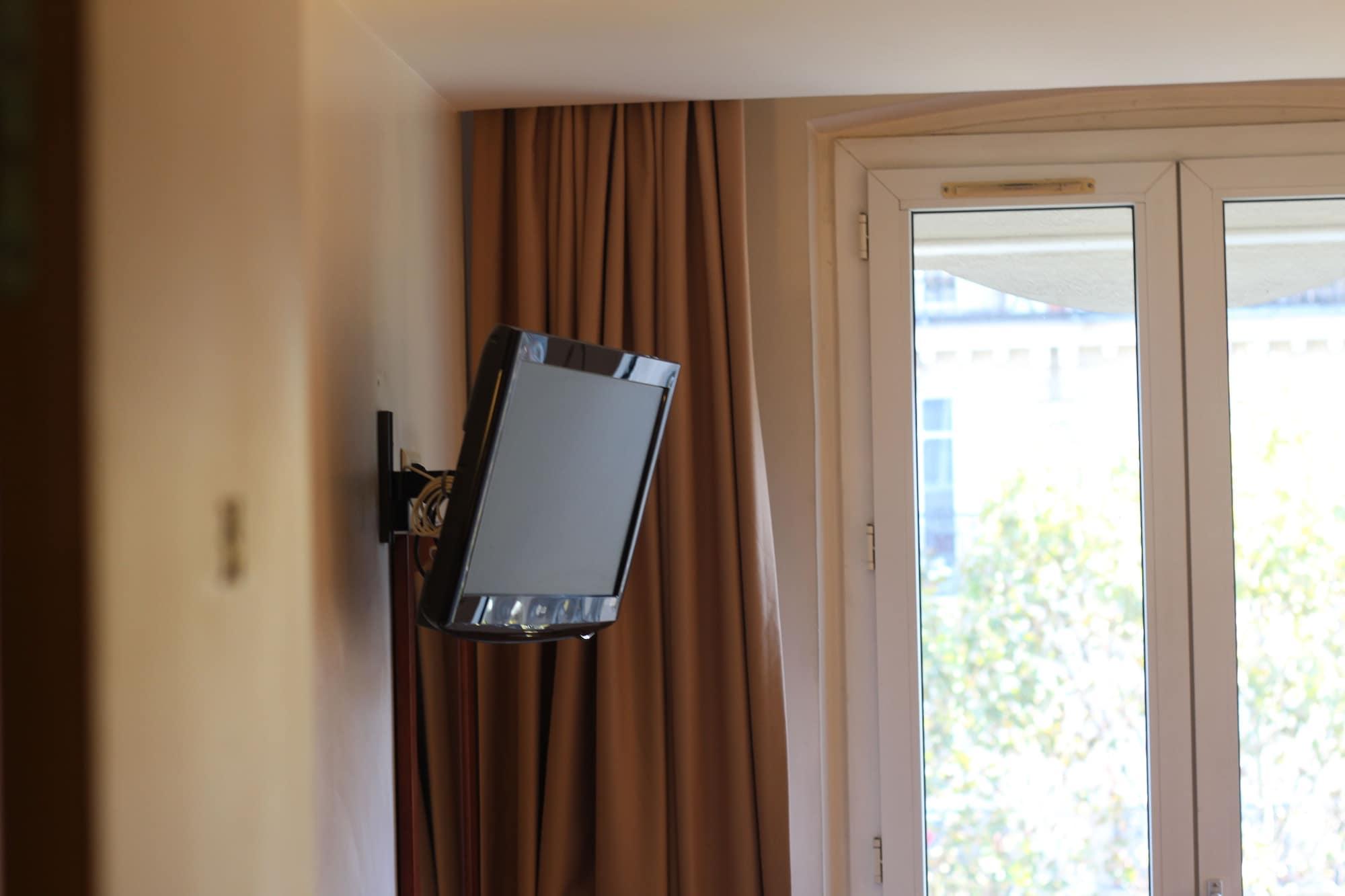 Cosmotel 3* Paris
