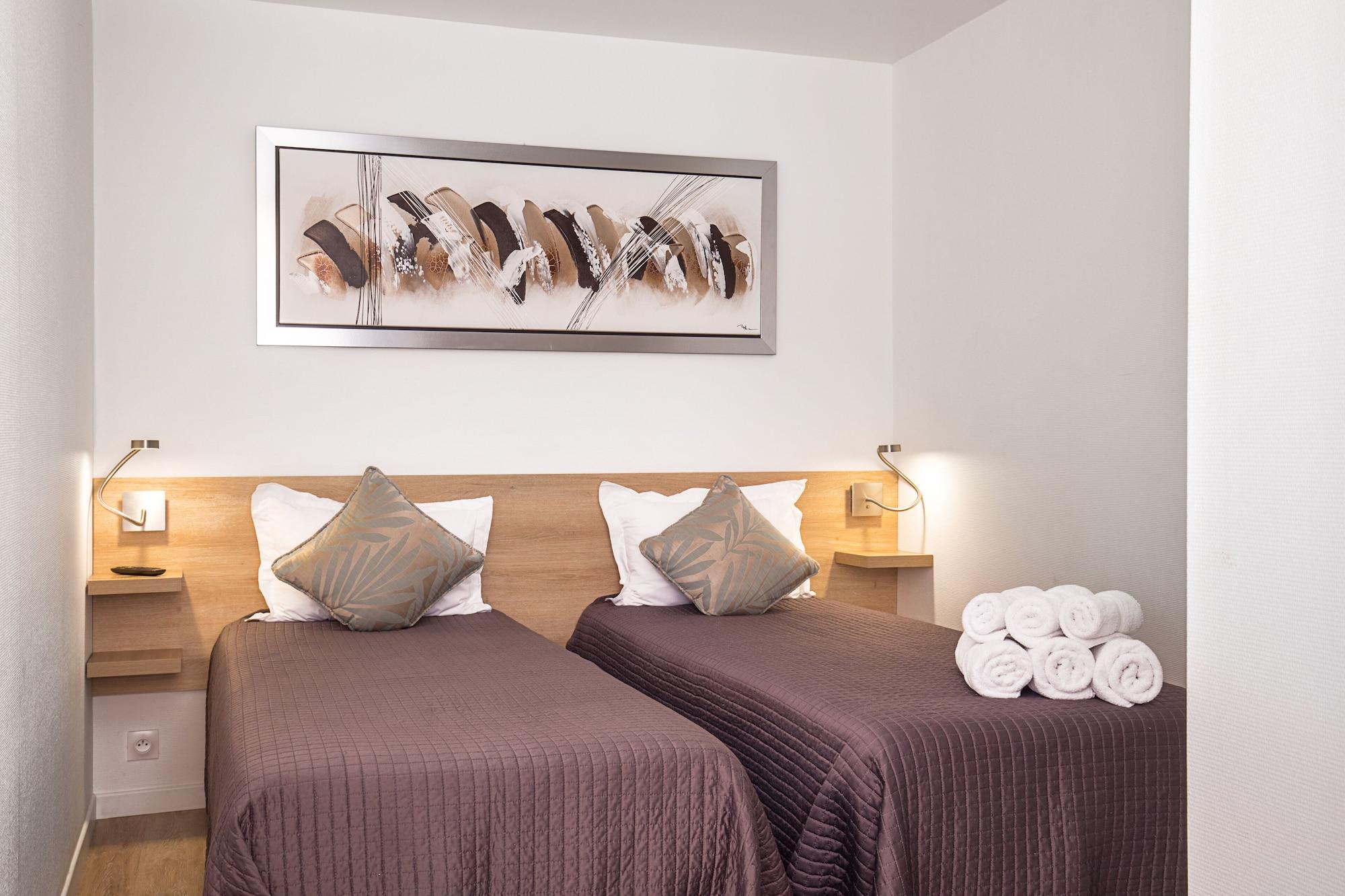 De L'horloge Aparthotel 2*