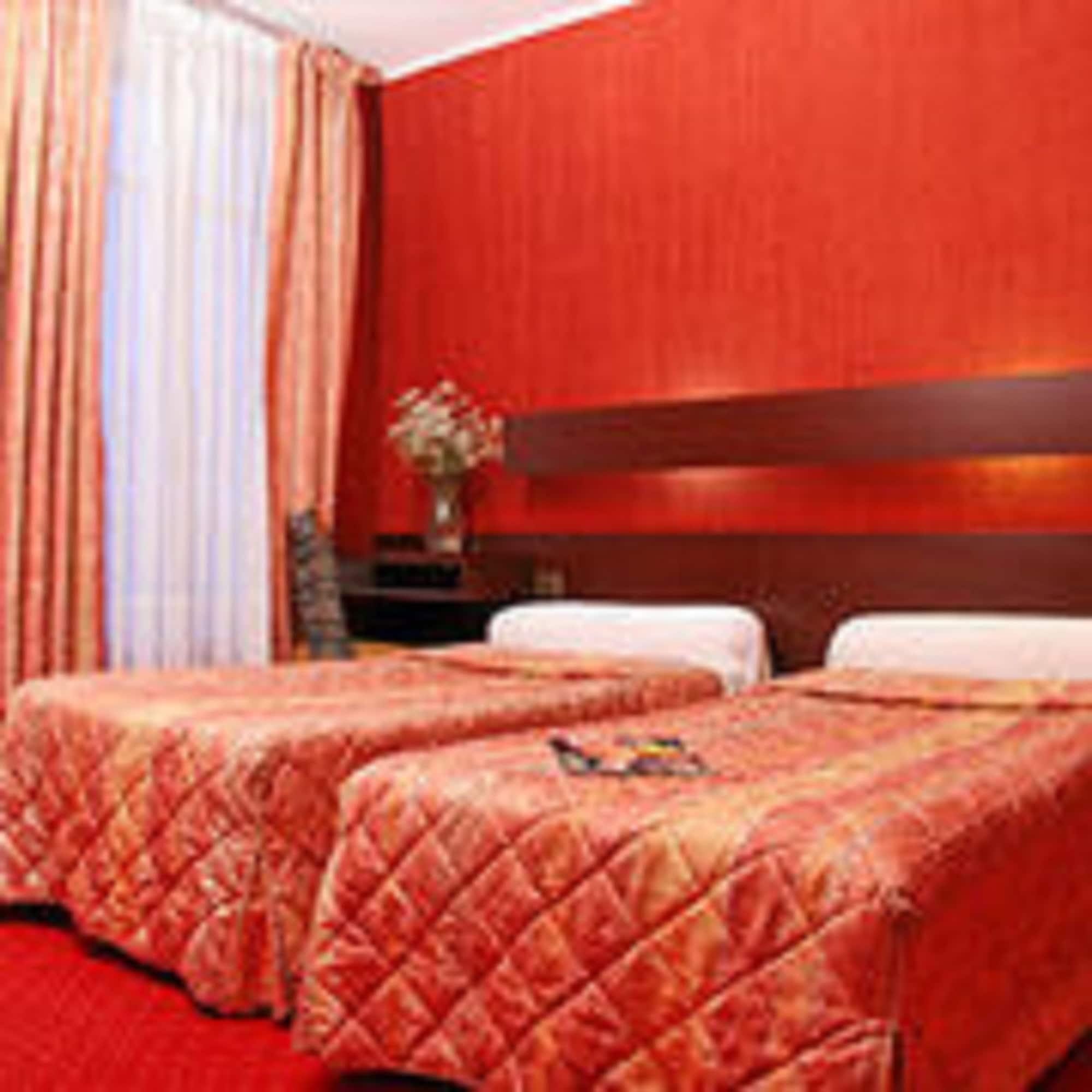 Camelia International Hotel Paris
