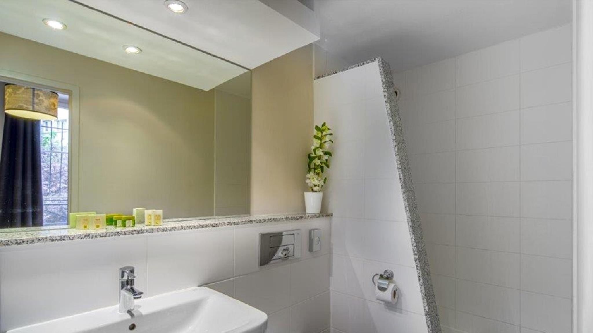 Hotel Claret Bercy Paris