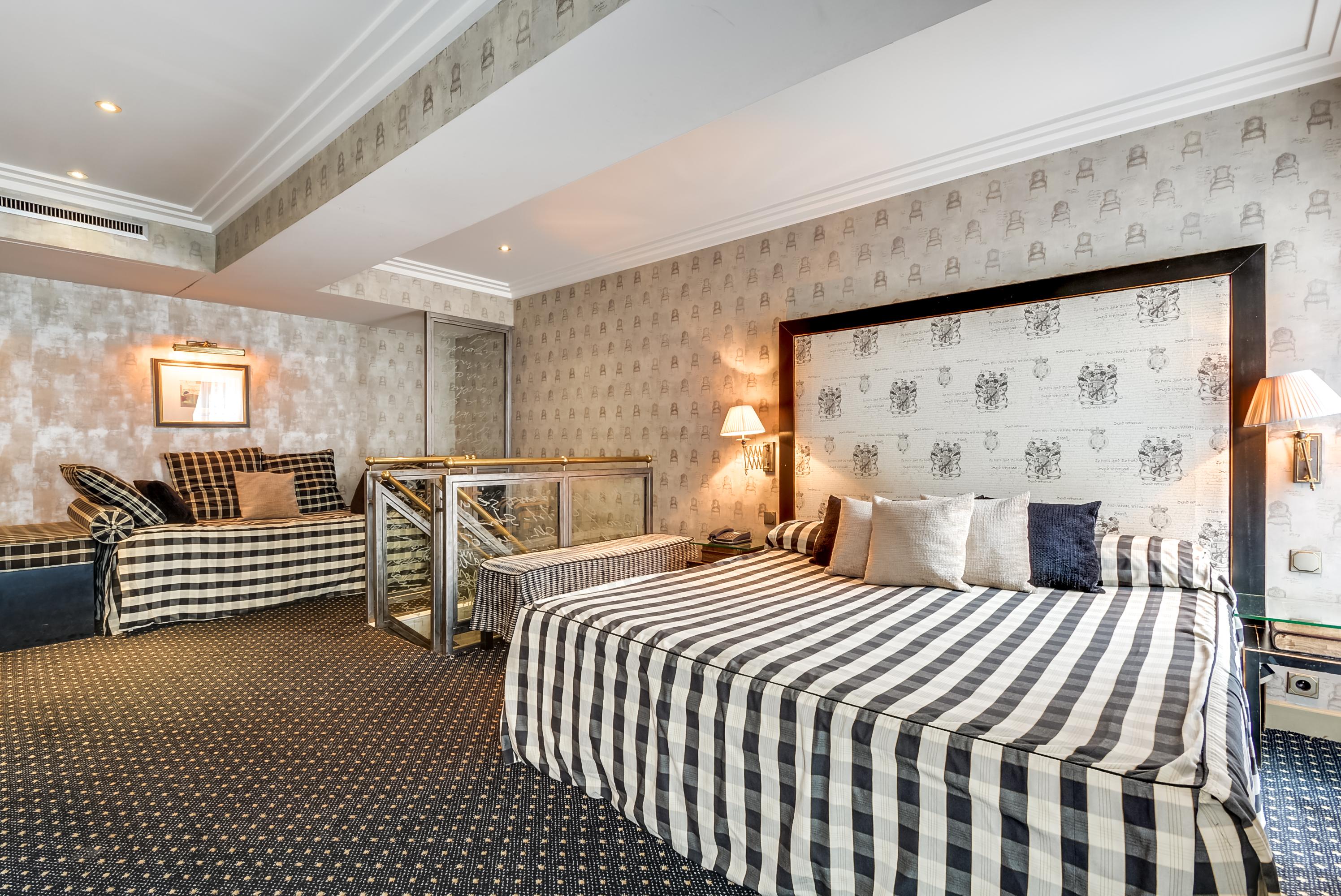 Lutece Port Royal Hotel
