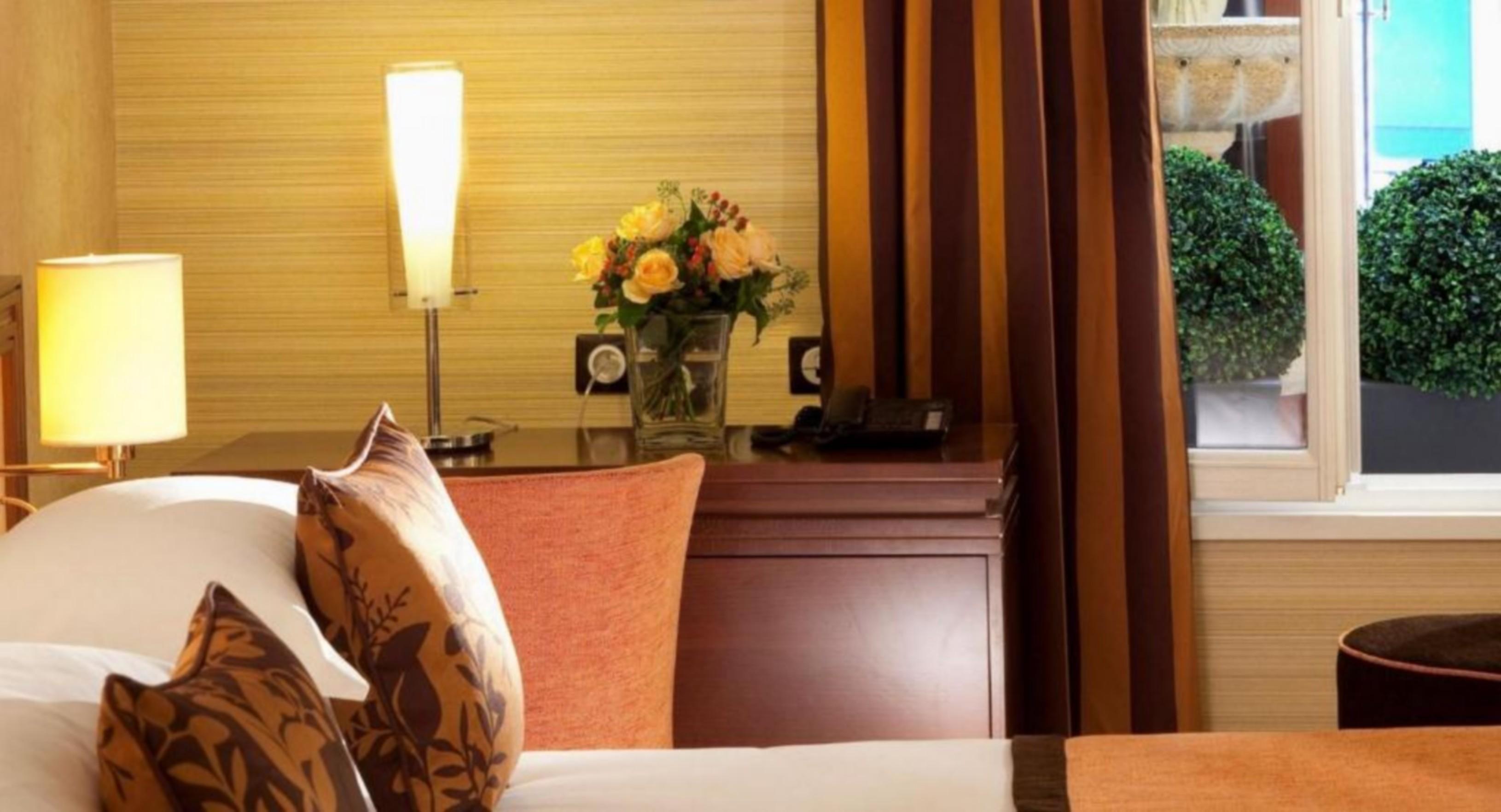 Saint Honore 3* Paris
