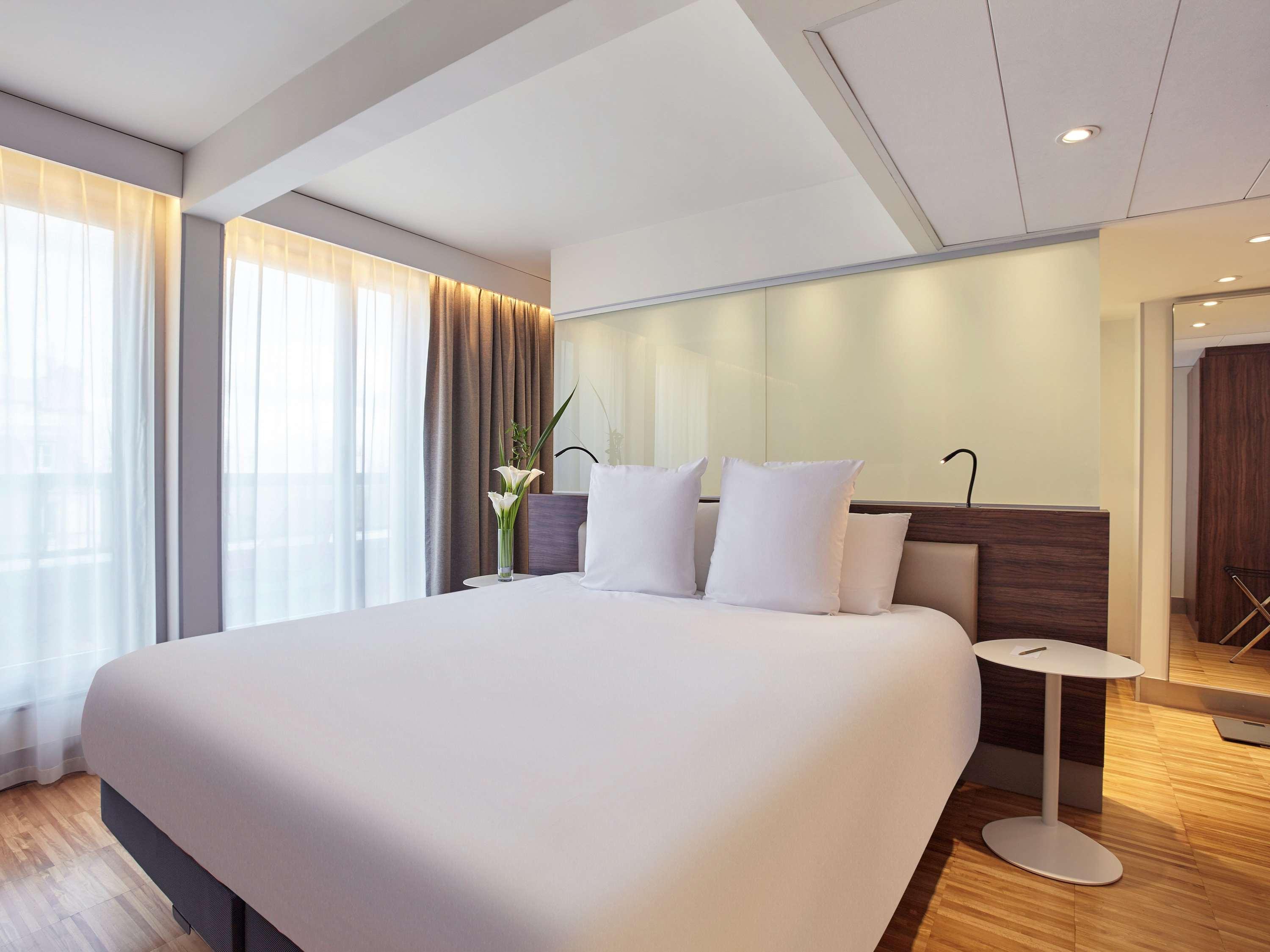 Mercure Arc De Triomphe Etoile Hotel 4*