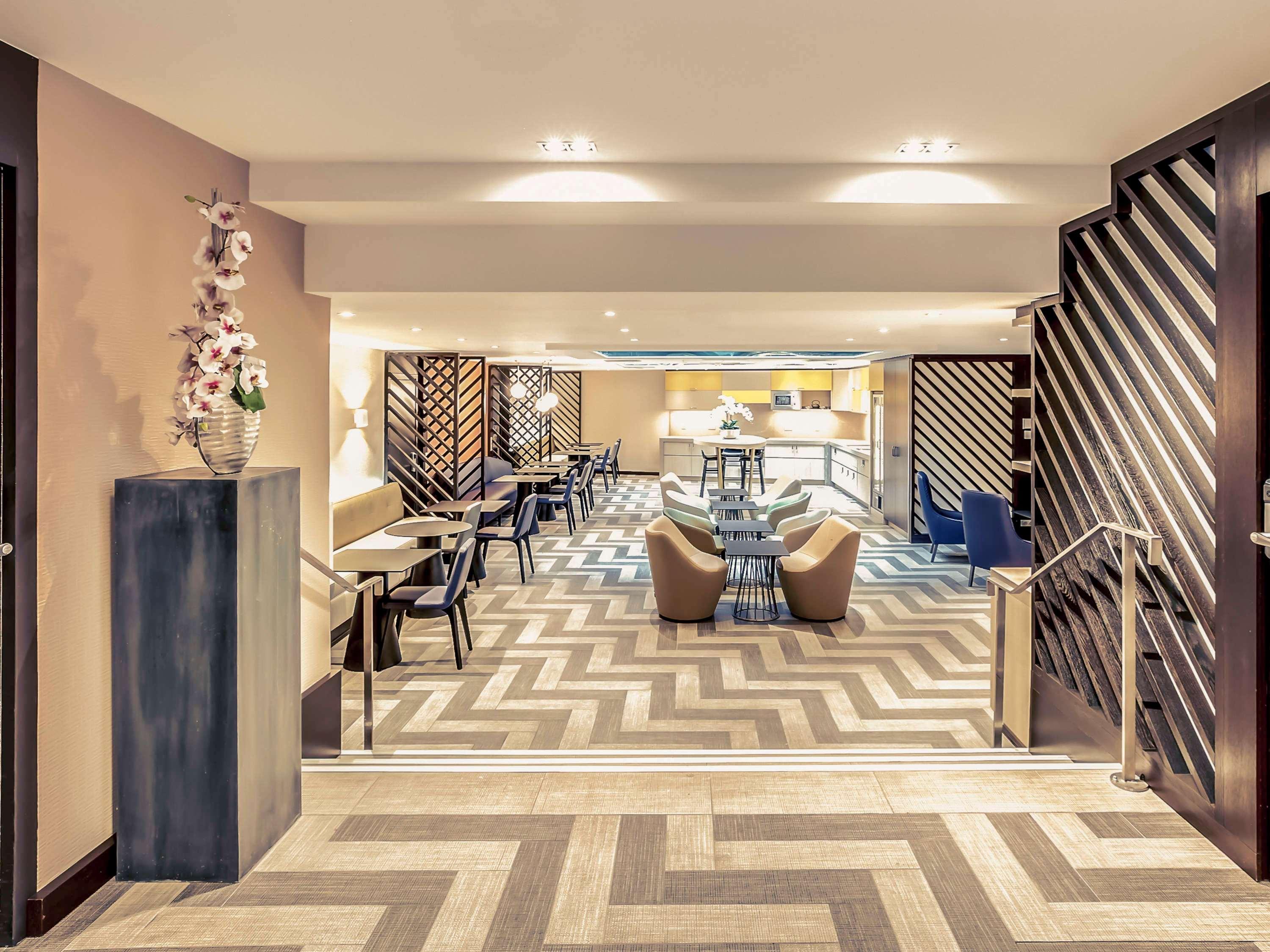Mercure Arc De Triomphe Etoile Hotel