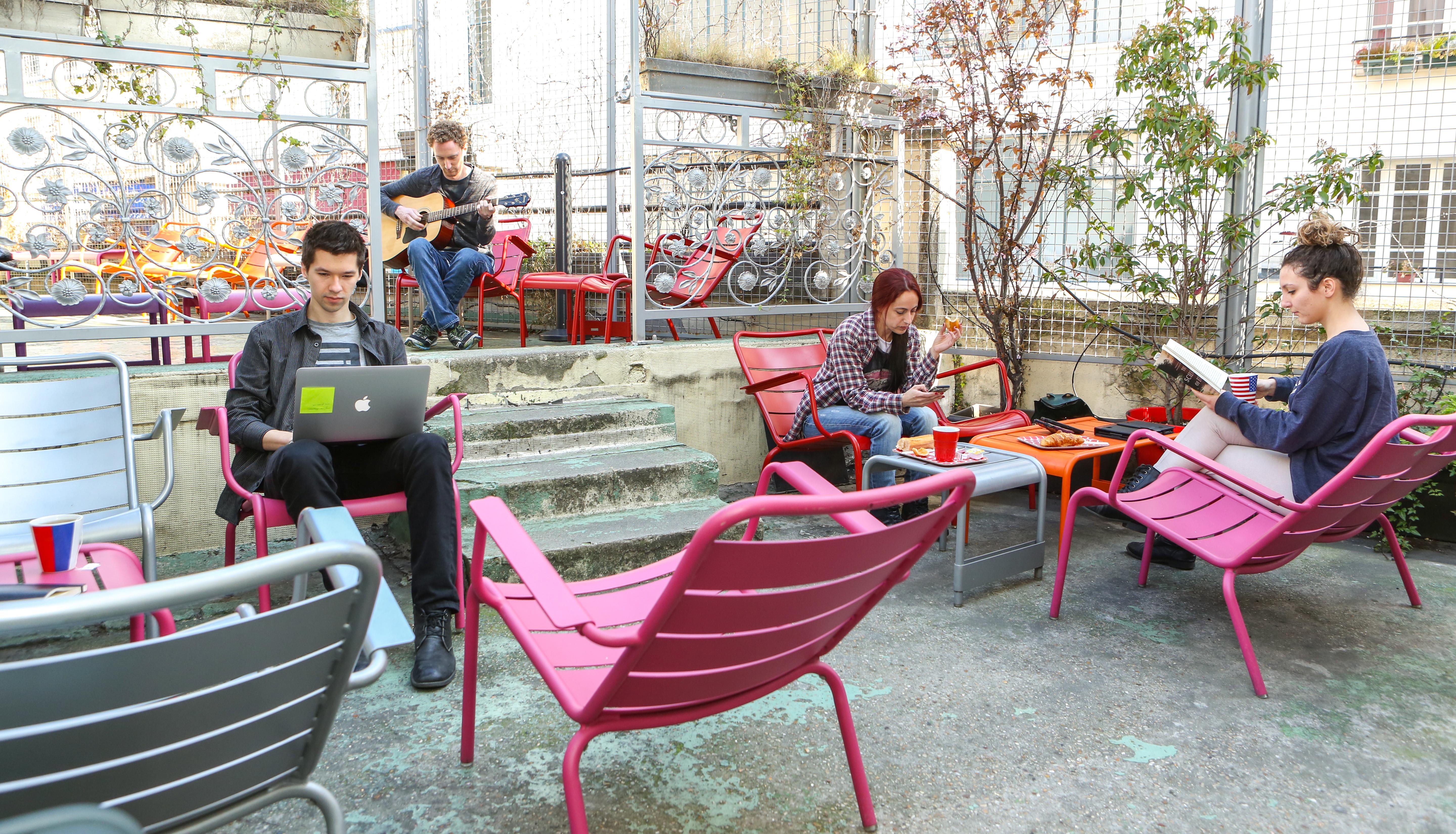 Hostel Le Village Montmartre By Hiphophostels