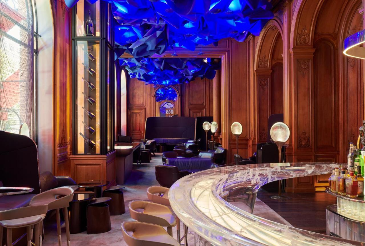 Plaza Athenee - Dorchester Collection Hotel
