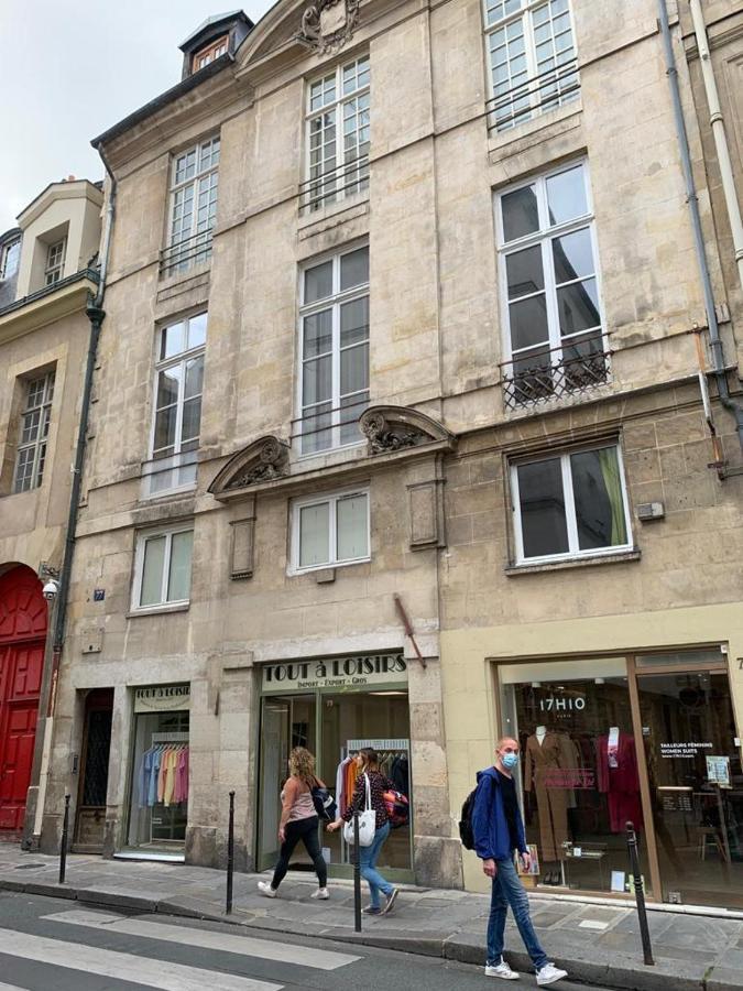 Typical Parisian Flat In Le Marais *