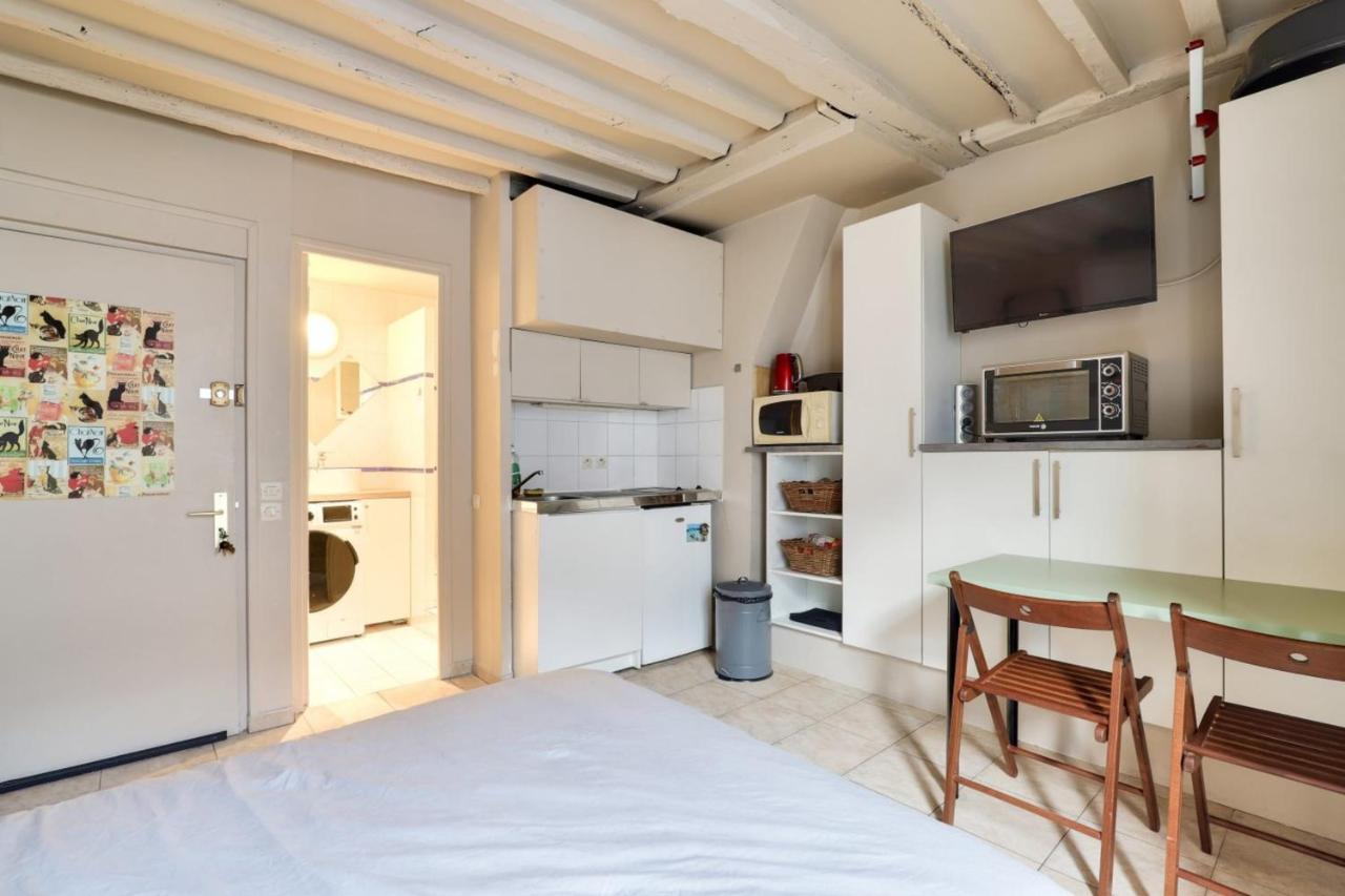 Charming Studio Near Bastille Apartment