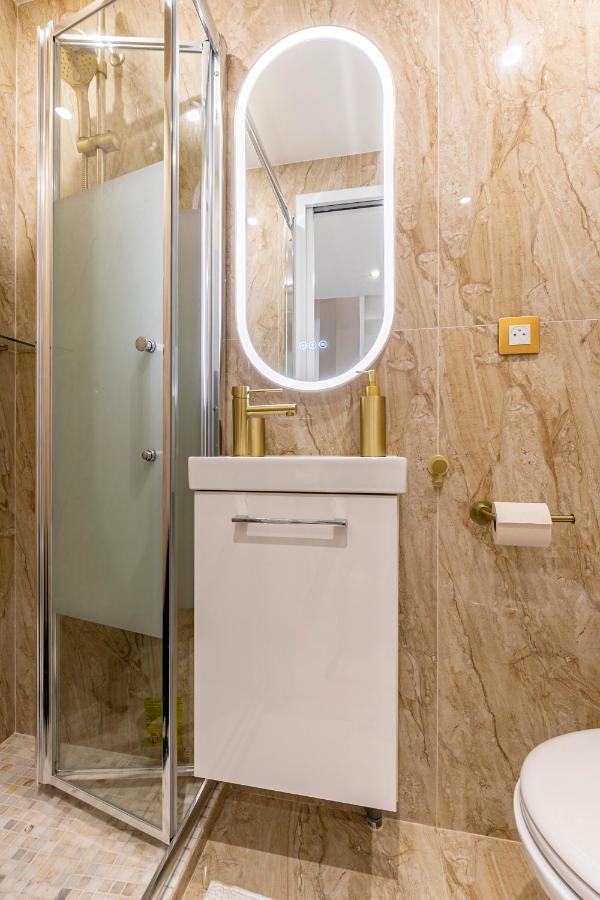 Le Des Champs Elysees Appartement