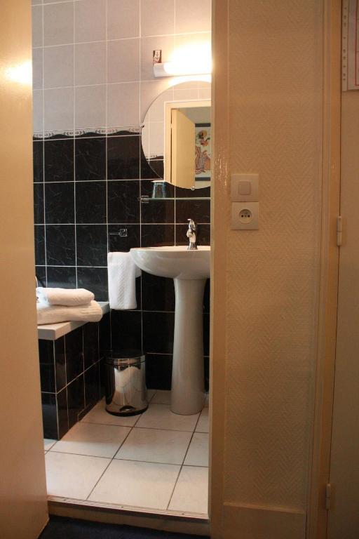 Moncey Hotel