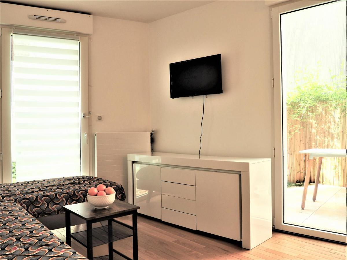 Deux Pieces Avec Terrasse Apartment *