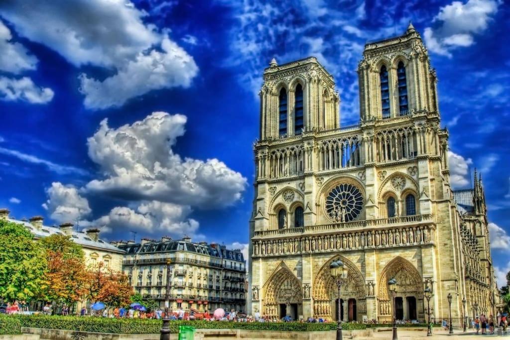 Notre-dame -latin Quarter Vip Rooftop Terrace View Paris