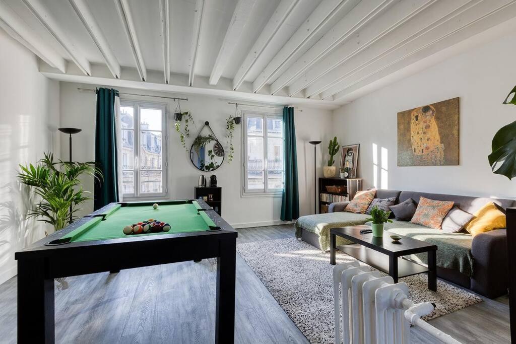 Apartment Flat With Billard And View