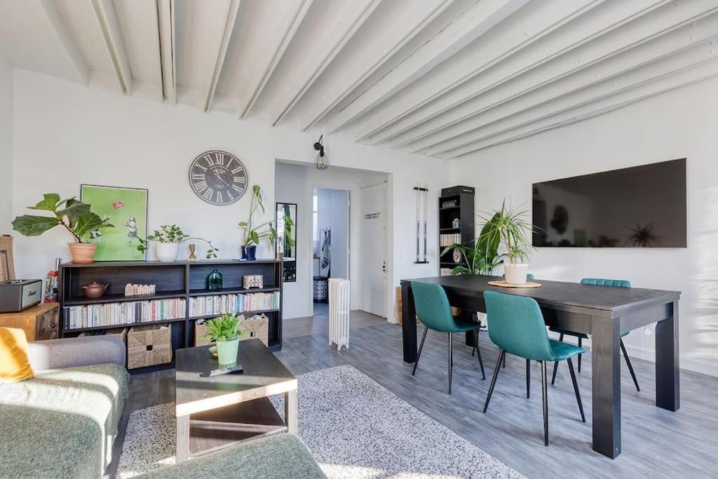 Flat With Billard And View Apartment *