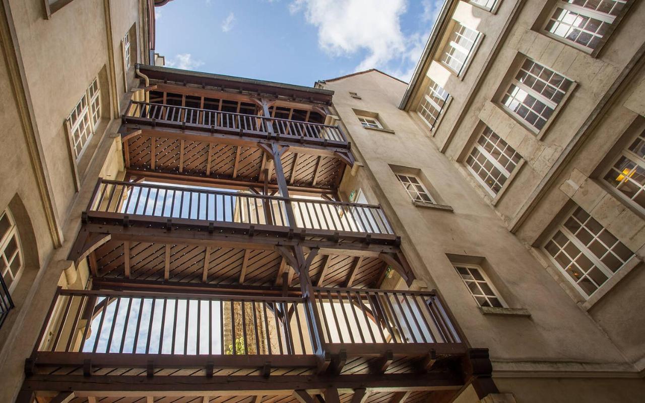 Mije Marais Hostel *