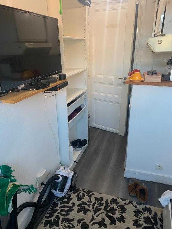 Chambre Pour Deux Personnes * Paris