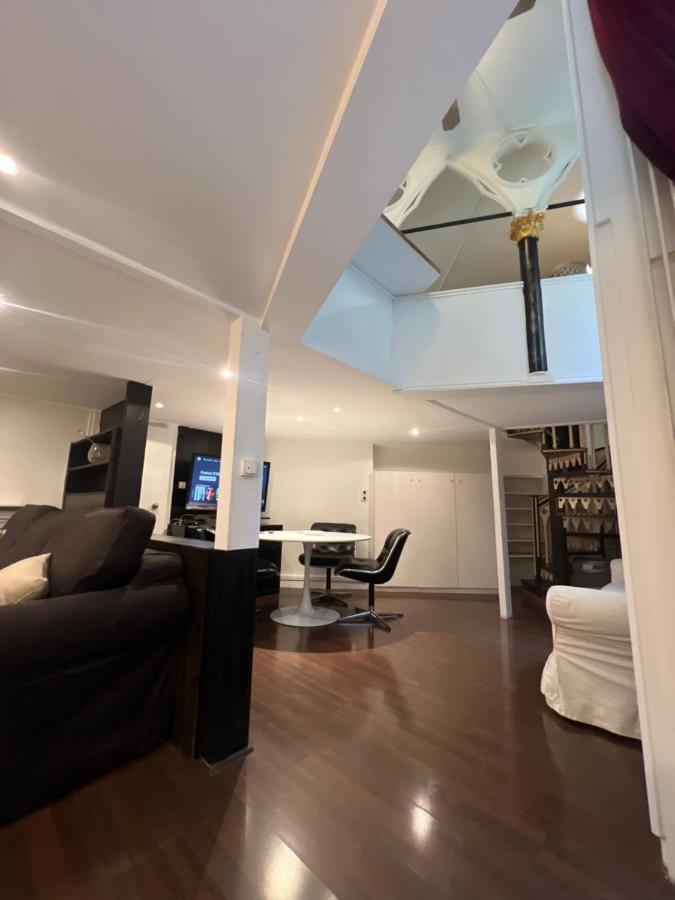 Av Montaigne Champs Elysee Apartment