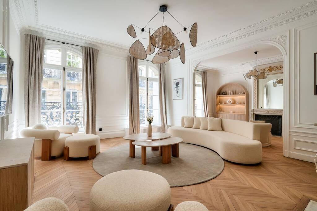 Superbe Haussmannien Aux Prestations Luxueuses