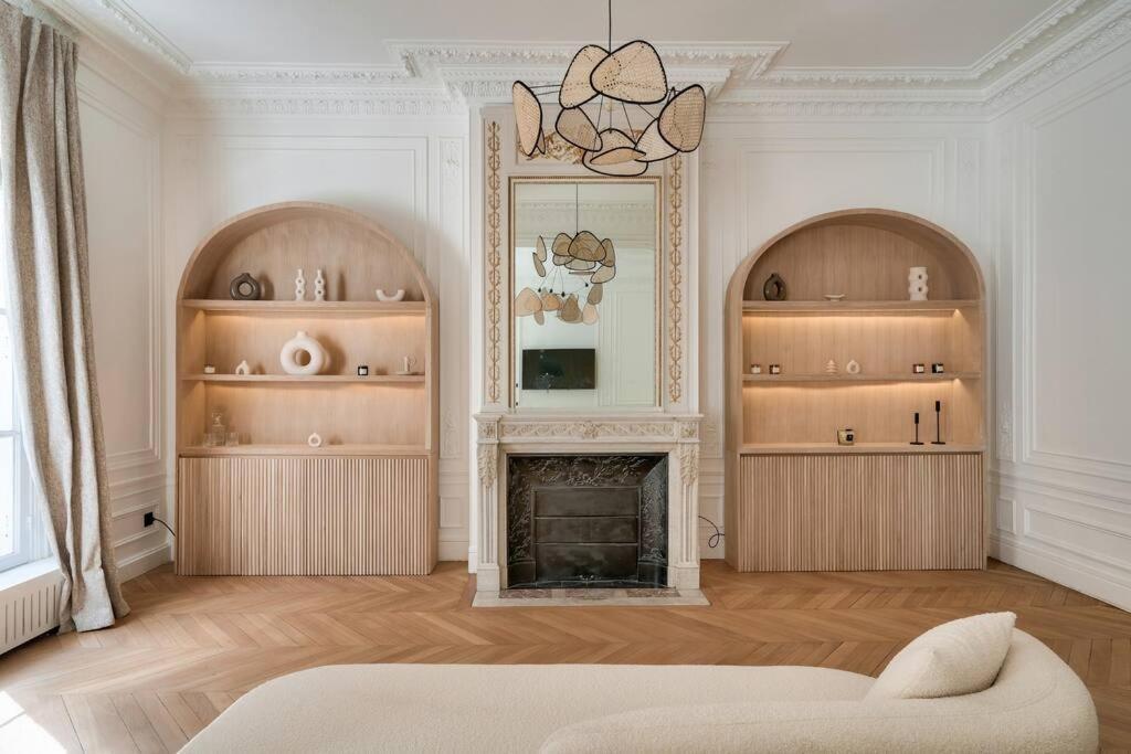 Apartment Superbe Haussmannien Aux Prestations Luxueuses