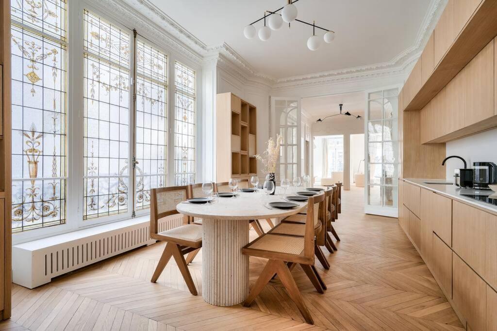 Superbe Haussmannien Aux Prestations Luxueuses Paris