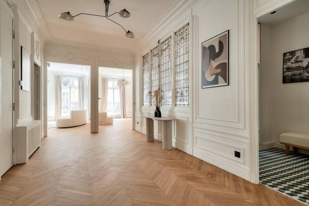 Superbe Haussmannien Aux Prestations Luxueuses *