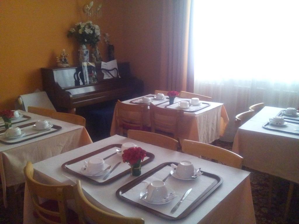 Hotel Andre Gill Paris