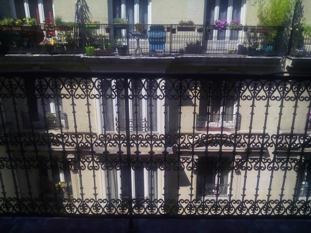 Andre Gill Hotel Paris
