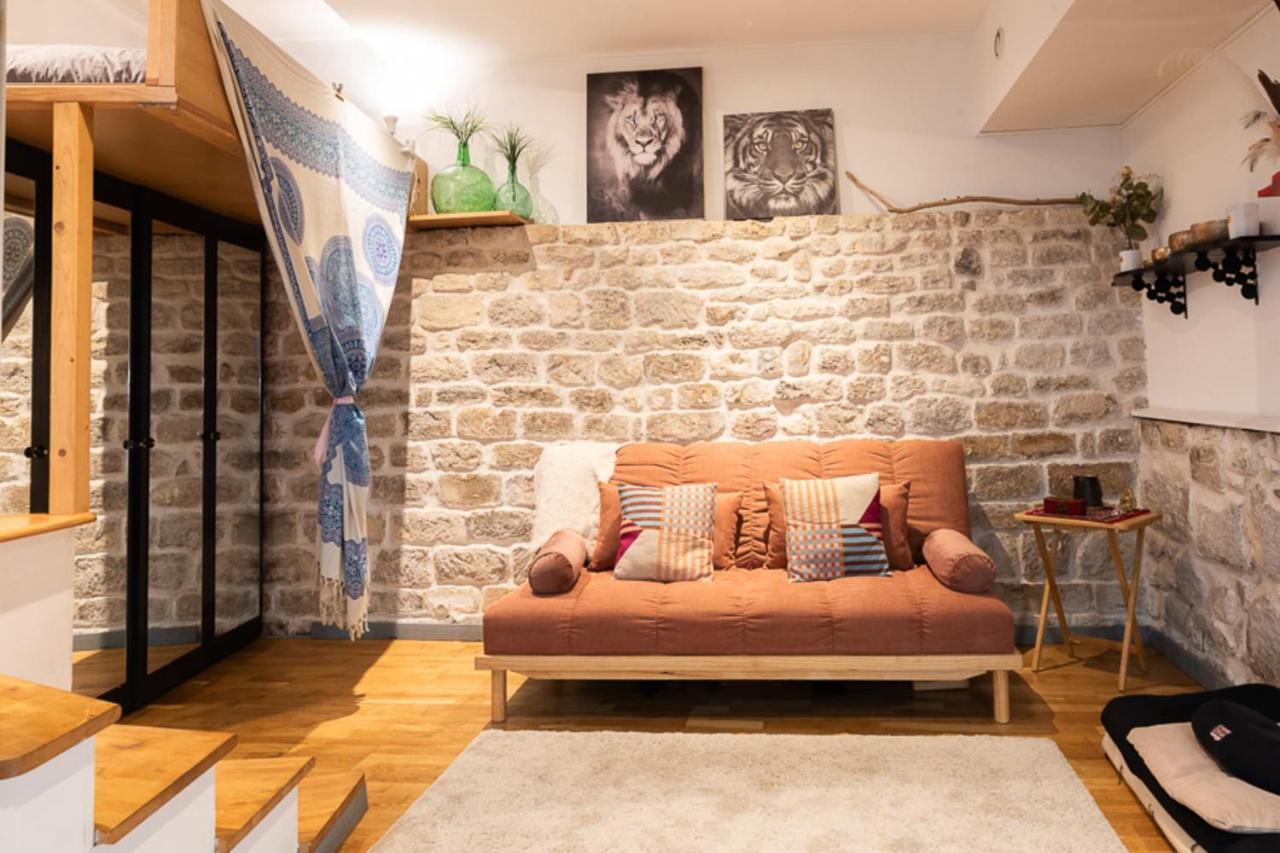 Bright Studio Of 25 M In The Heart Of 4th Apartment *