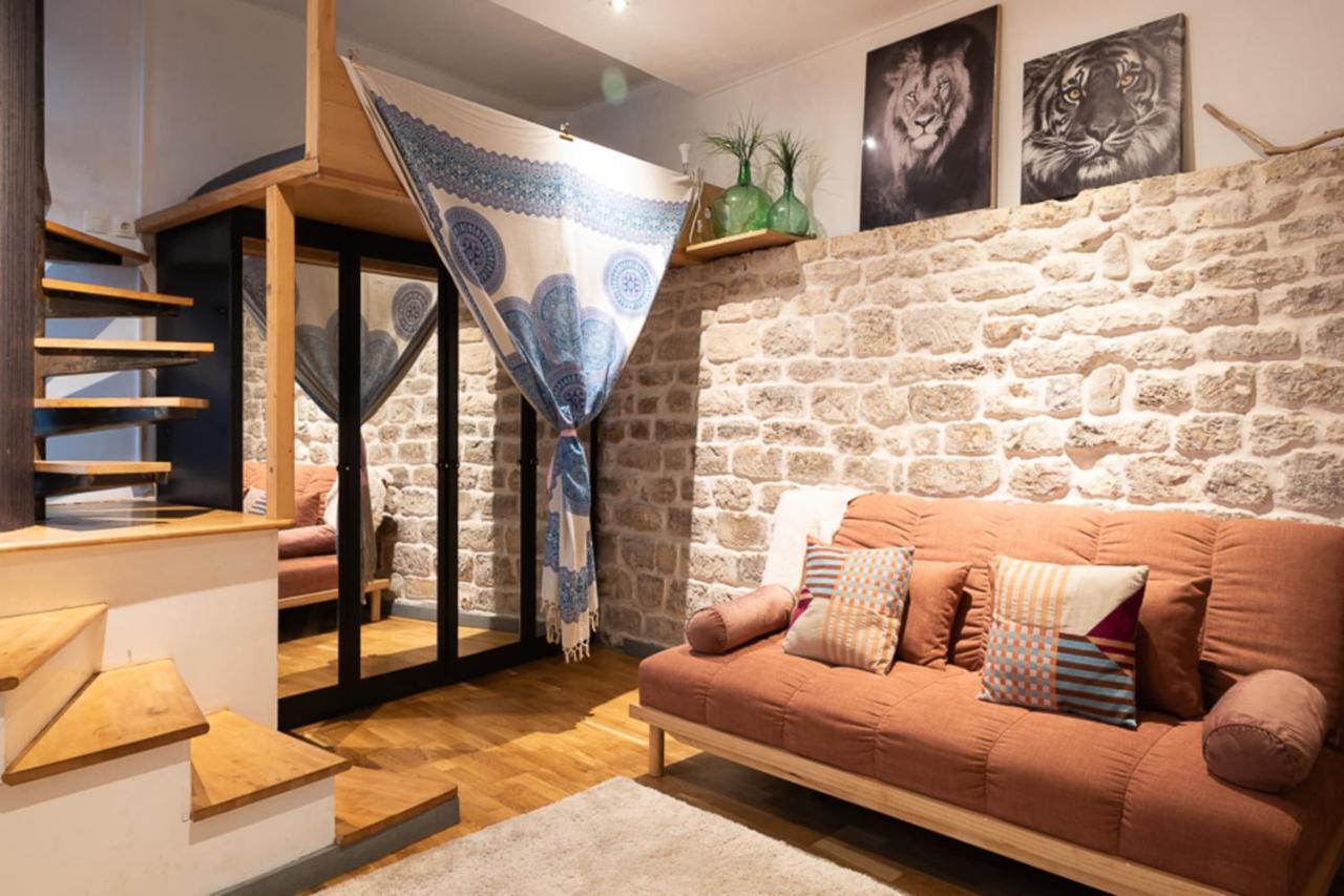 Bright Studio Of 25 M In The Heart Of 4th Apartment Paris