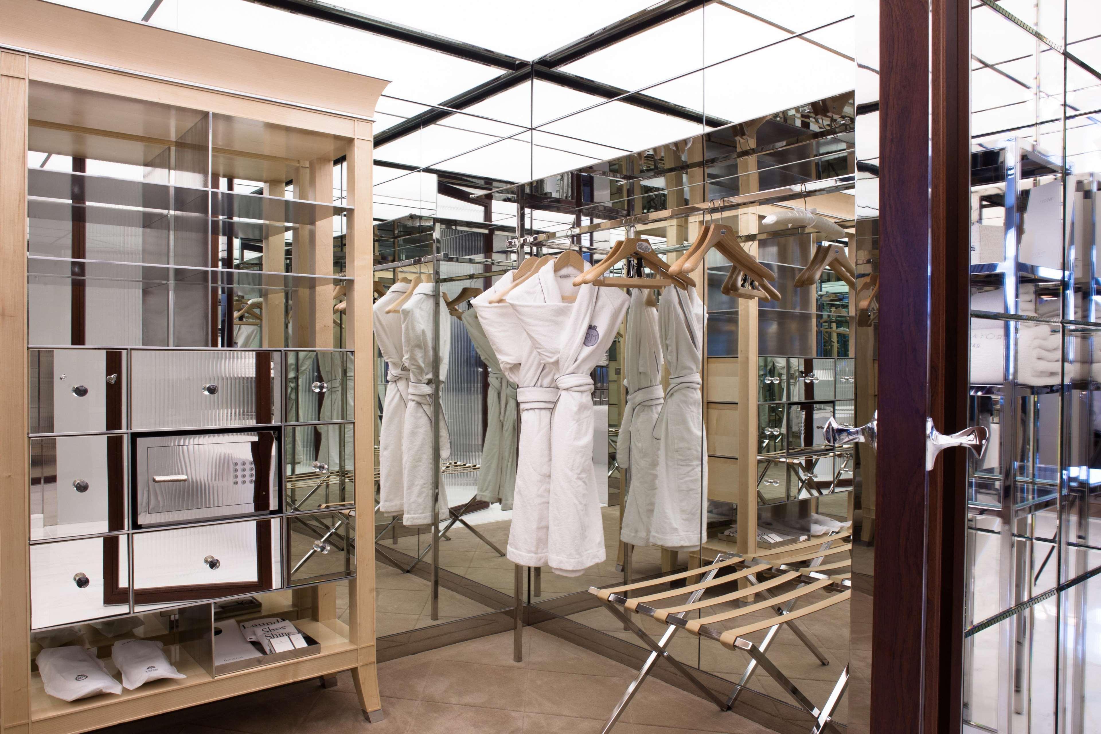 Hotel Le Royal Monceau Raffles 5*