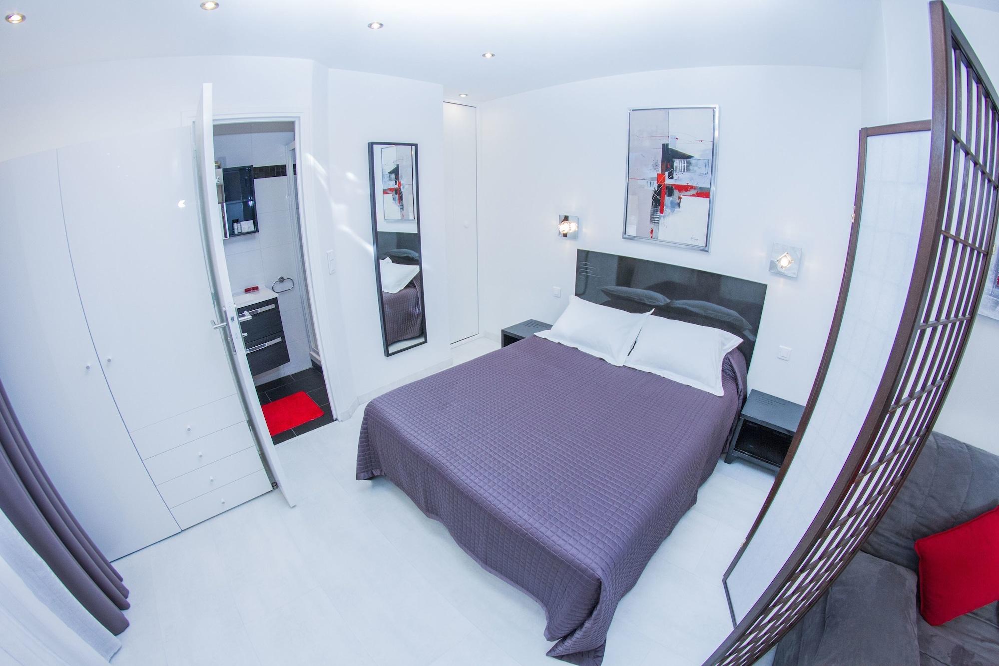 De L'horloge Aparthotel 2*