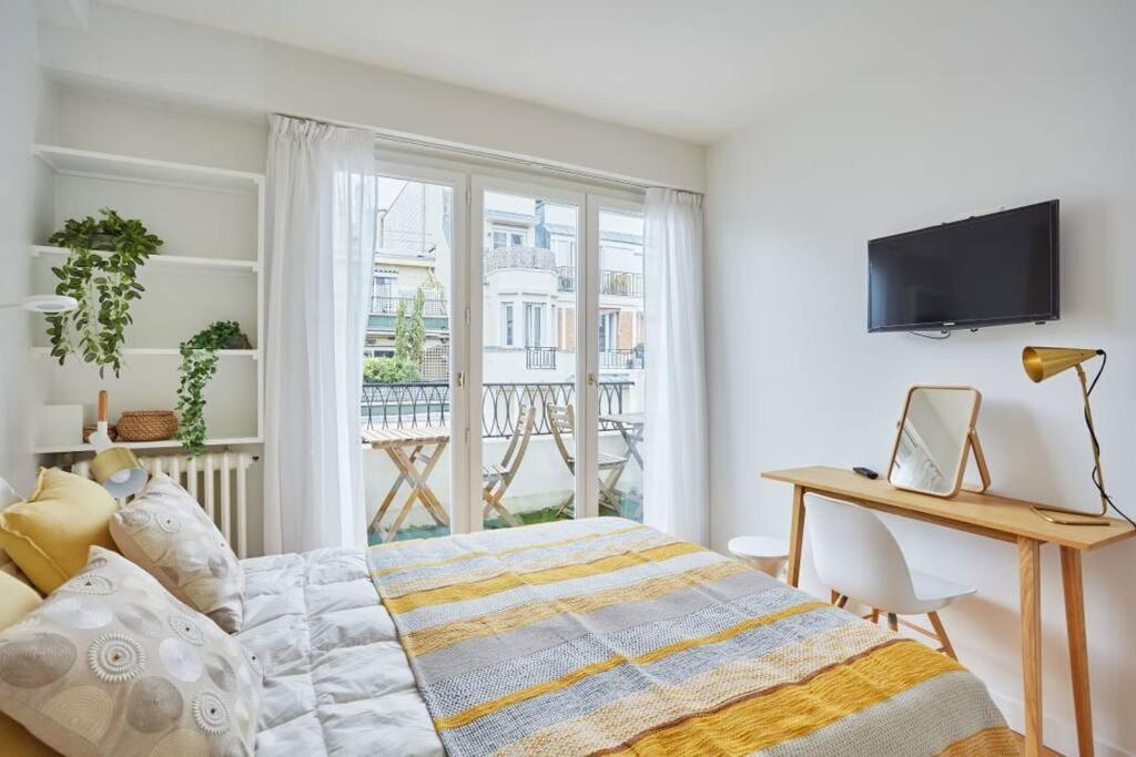 Apartment Rent A - Degas Paris
