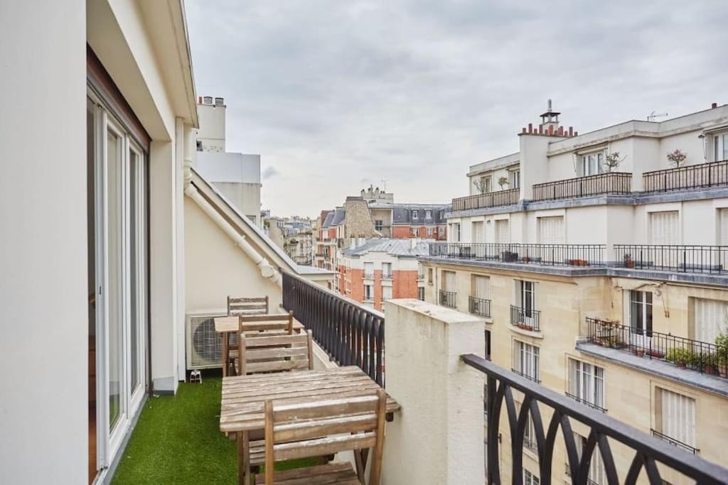 Apartment Rent A - Degas Paris