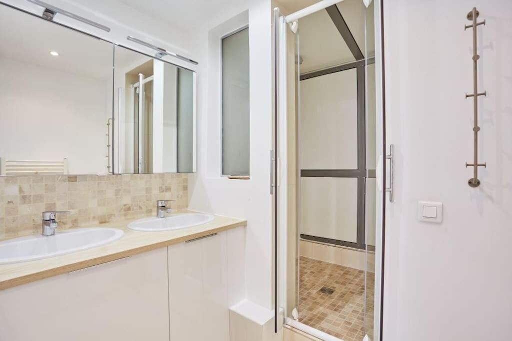 Rent A - Degas Apartment