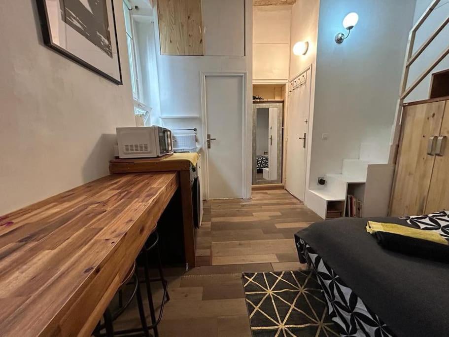 Studio En Plein Centre De Apartment