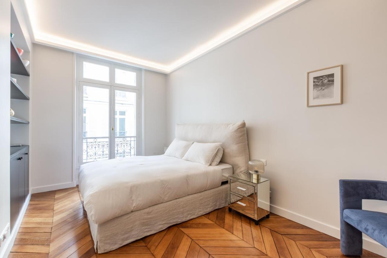 Luxury - 5 Min Walk From Champs-elysees Apartment
