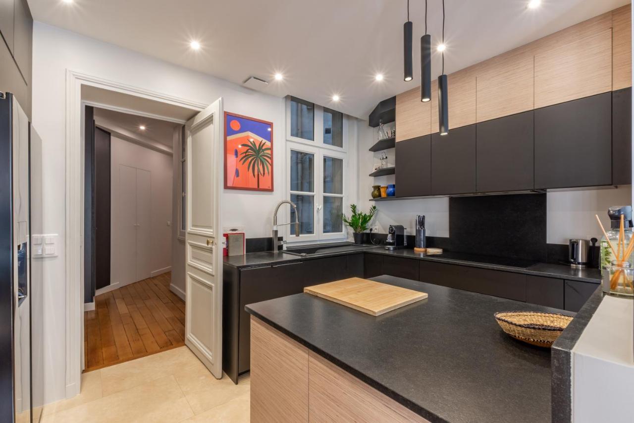 Luxury - 5 Min Walk From Champs-elysees Apartment