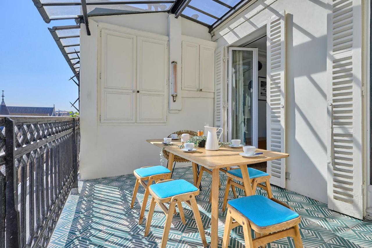 Apartment Center Of With Terrace By Studio Prestige *