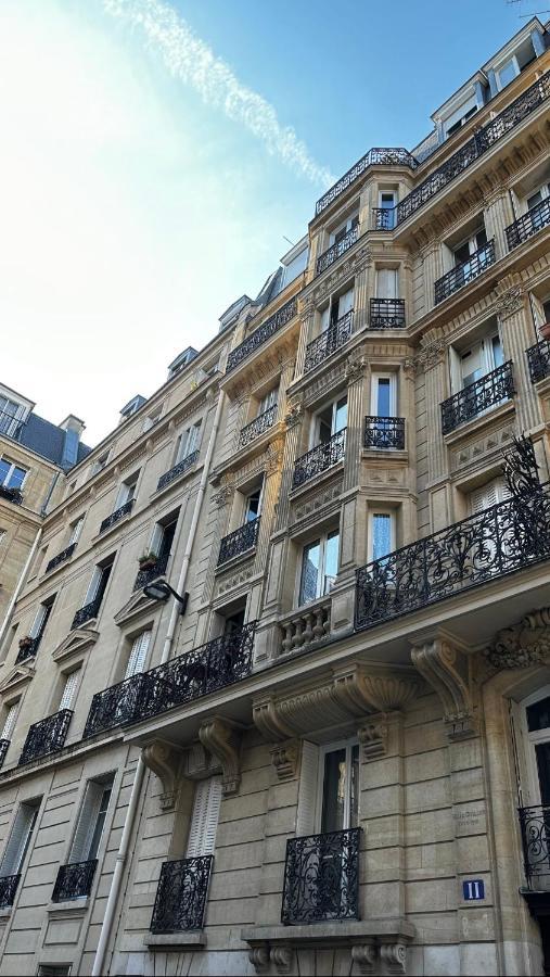 Apartment 3 Pieces Champs-elysees, Ternes, Porte Maillot, 17eme Paris